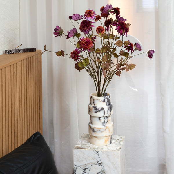 Vaas 'Vida' in  Calacatta Marmer