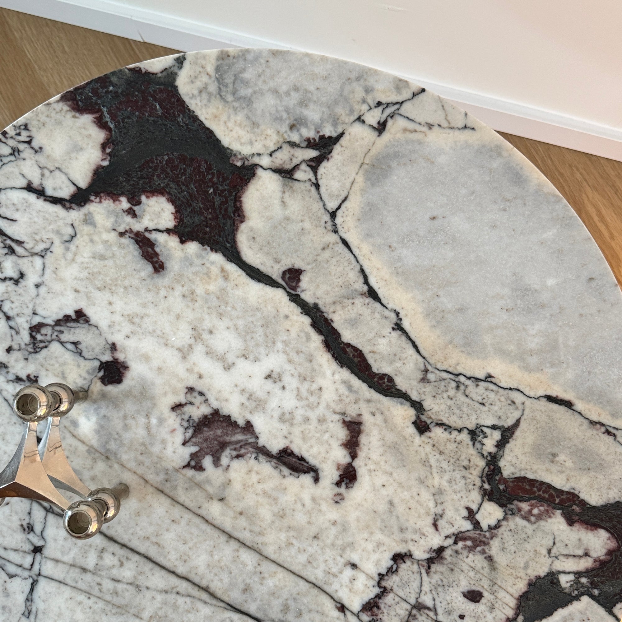 Stoned, not wasted: Marmer Bijzettafel 'MANHATTAN 60'