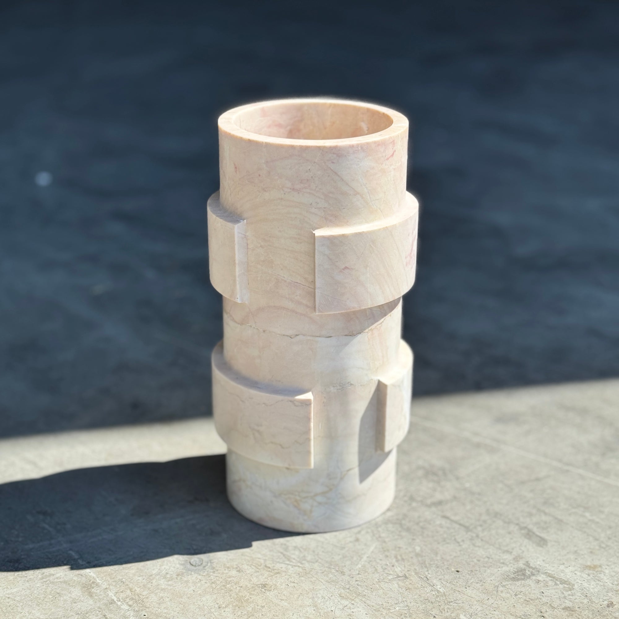 Stoned, not wasted: Vaas 'Vida' in Roze Marmer