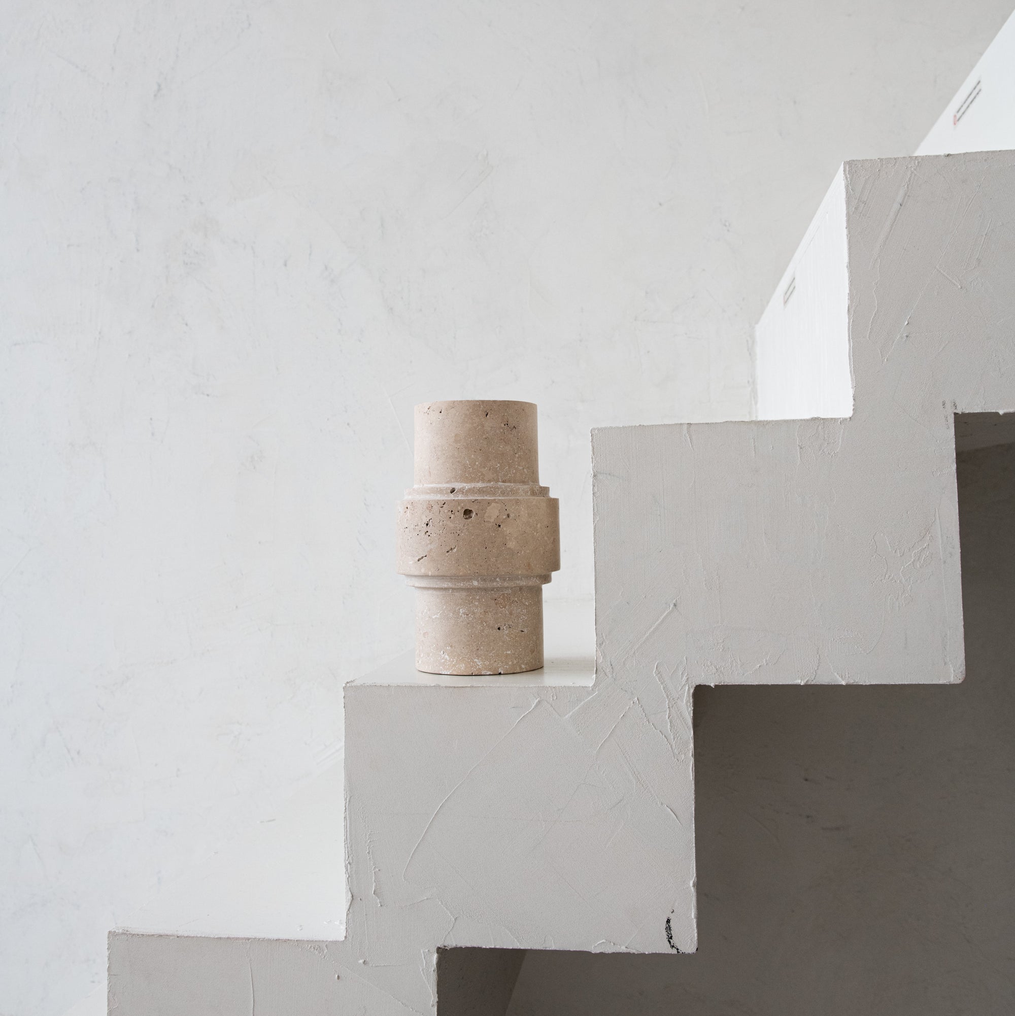 Travertin Vaas 'Column'